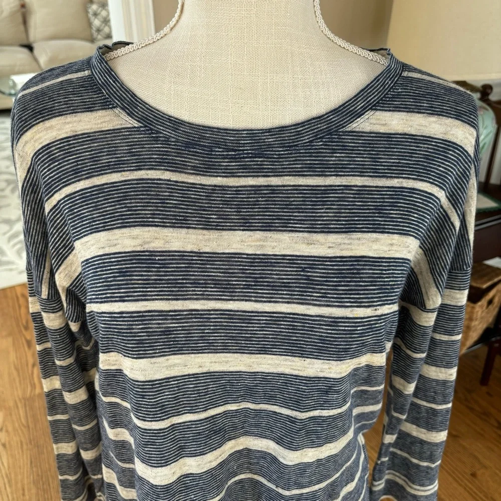 Madewell women’s medium blue cream stripped 100% Linen‎ 3/4 sleeve top - Picture 2 of 7